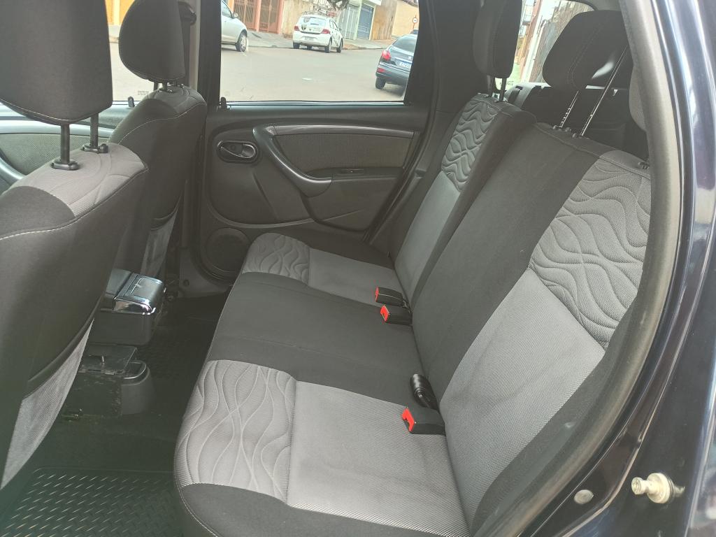 RENAULT Duster - Foto