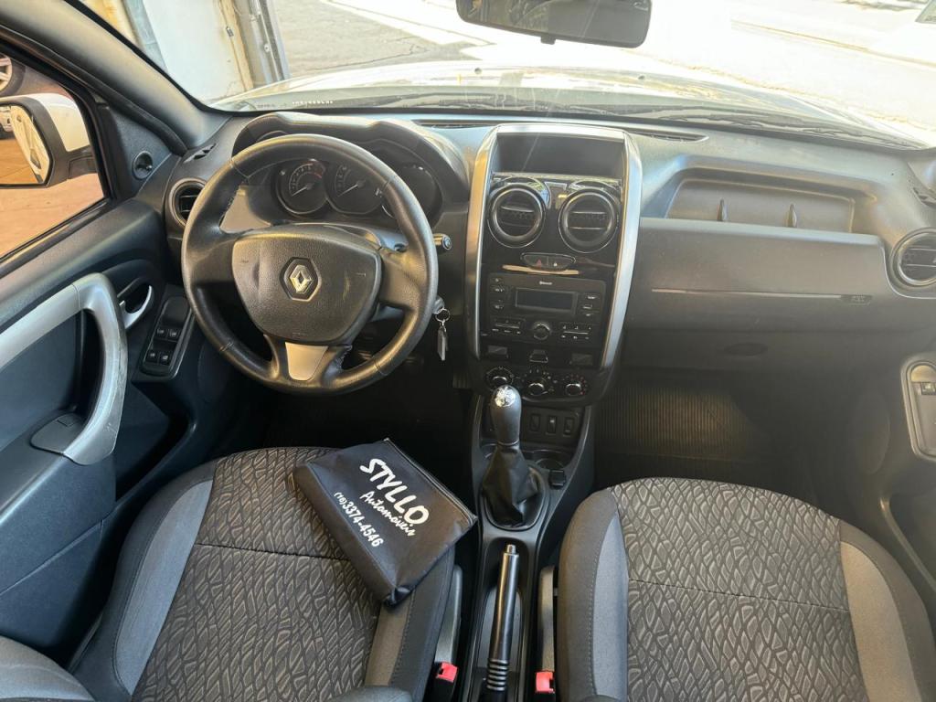 RENAULT Duster - Foto