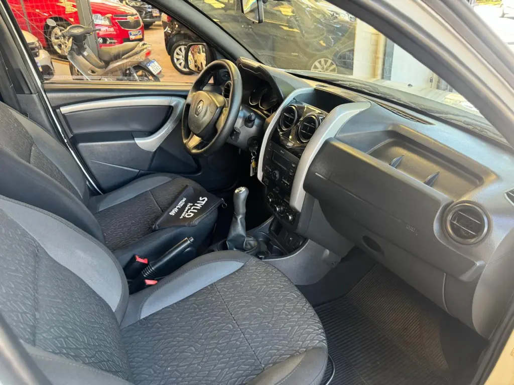 RENAULT Duster - Foto