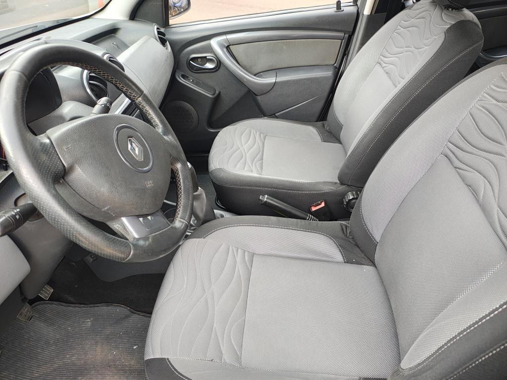 RENAULT Duster - Foto