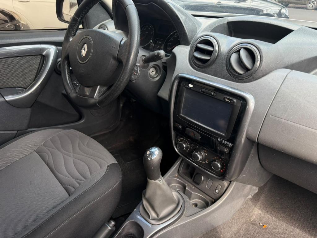 RENAULT Duster - Foto