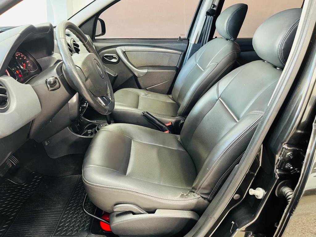 RENAULT Duster - Foto