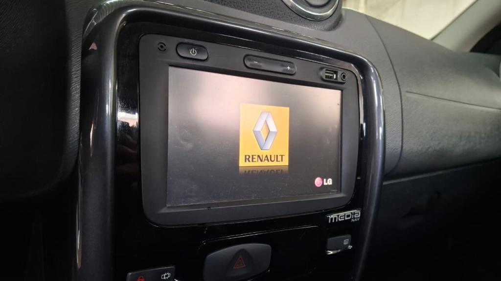 RENAULT Duster - Foto