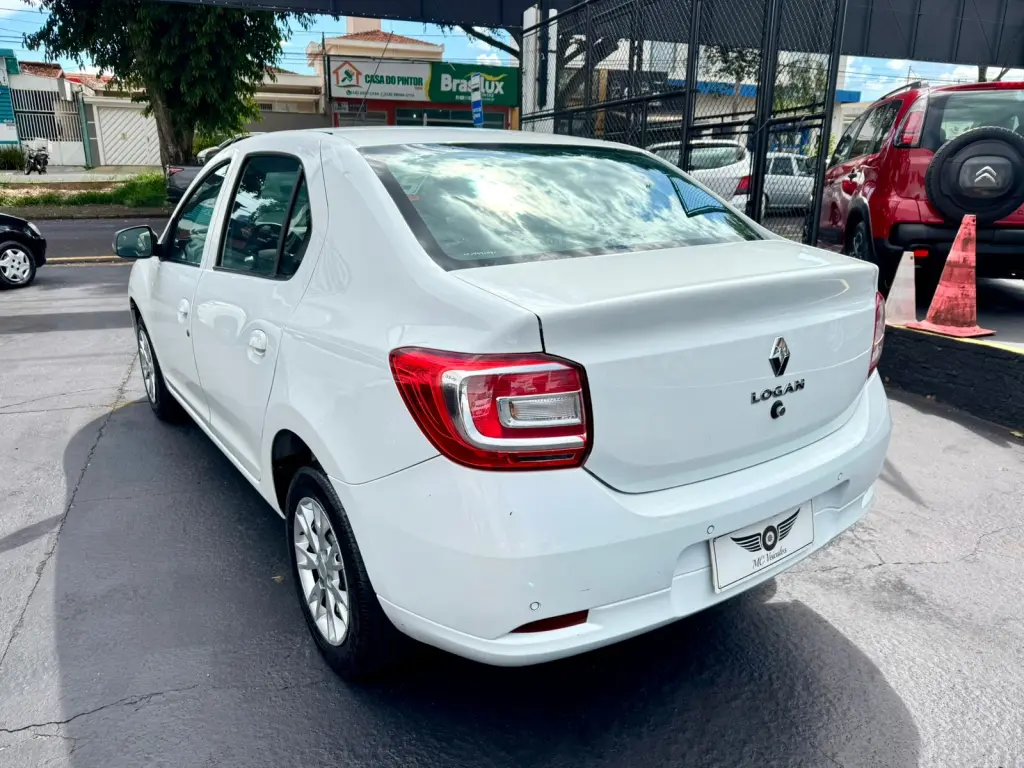 RENAULT Logan - Foto