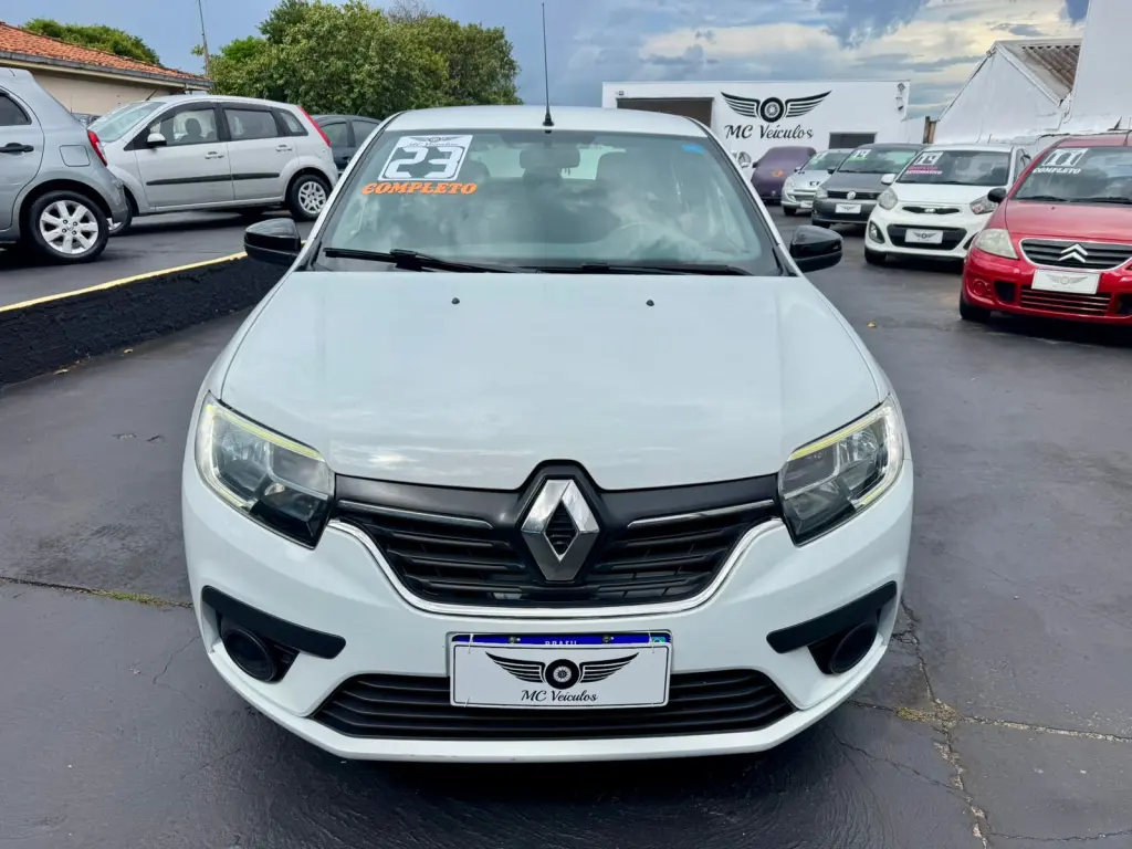 RENAULT Logan - Foto