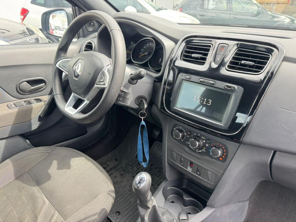 RENAULT Logan - Foto