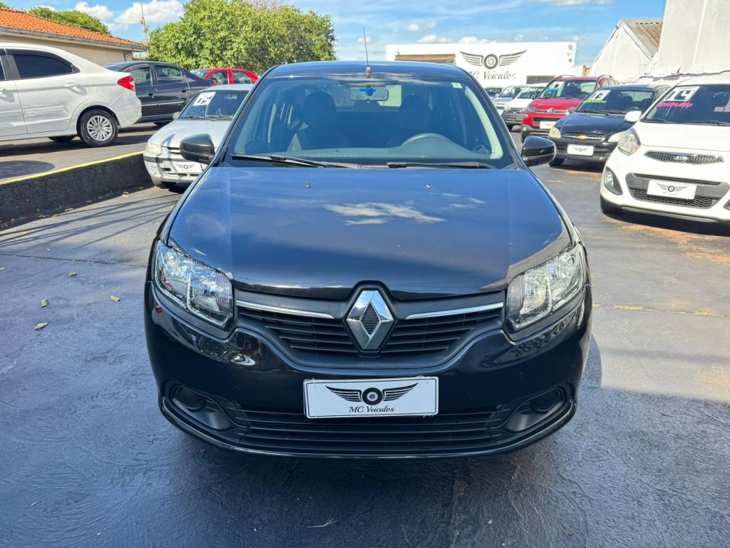 RENAULT Logan - Foto