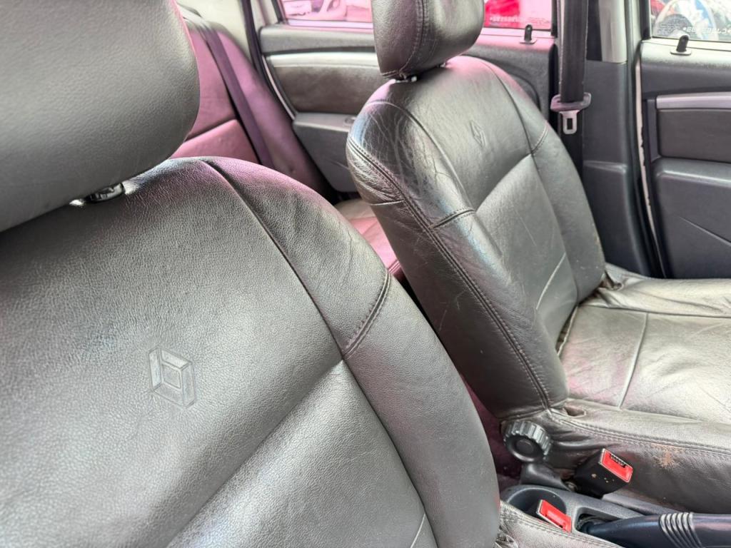 RENAULT Logan - Foto