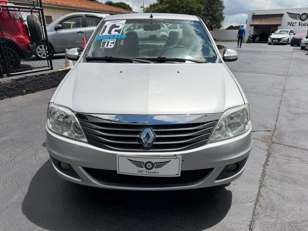 RENAULT Logan - Foto