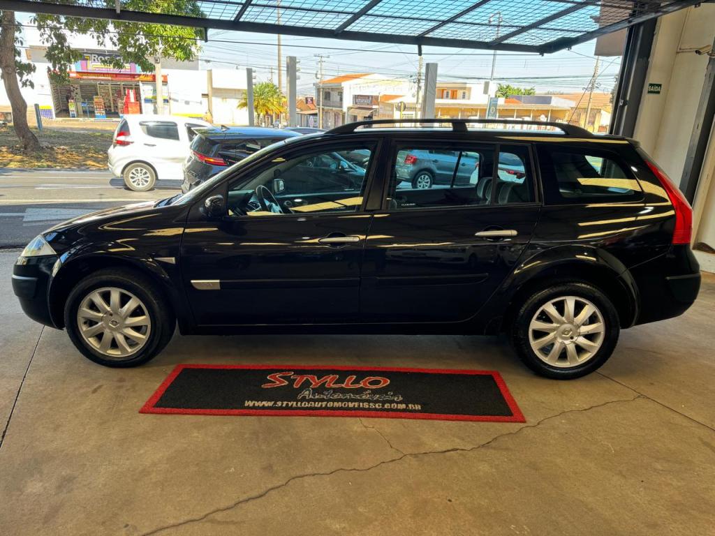 RENAULT Megane Grand Tour - Foto