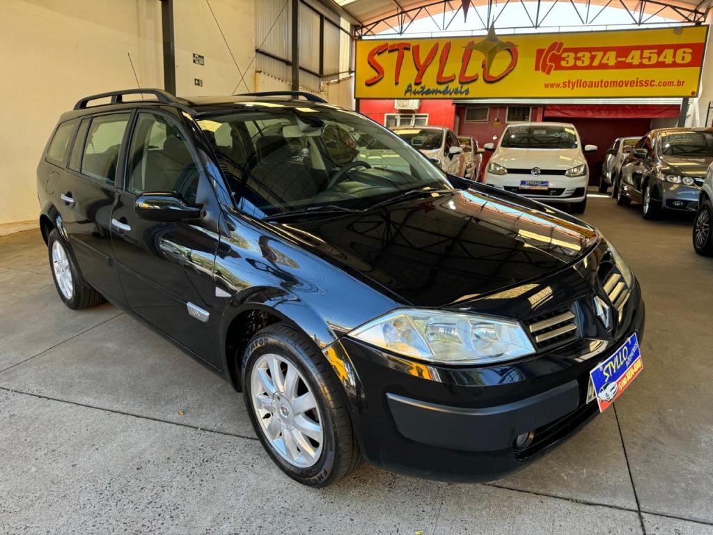 RENAULT Megane Grand Tour - Foto