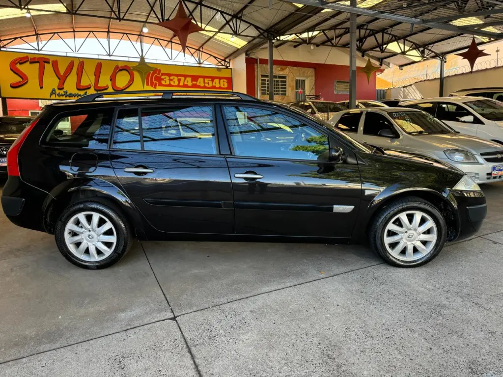 RENAULT Megane Grand Tour - Foto