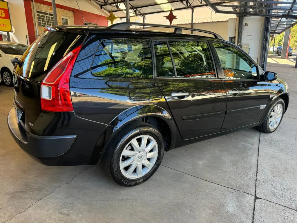 RENAULT Megane Grand Tour - Foto