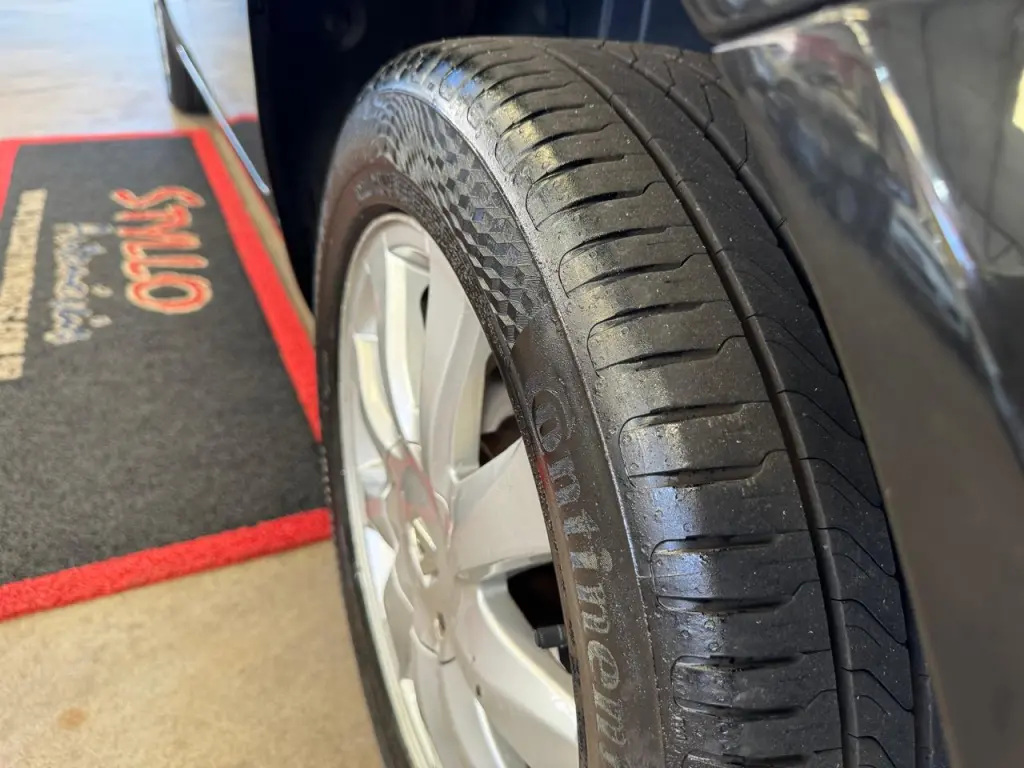 RENAULT Megane Grand Tour - Foto