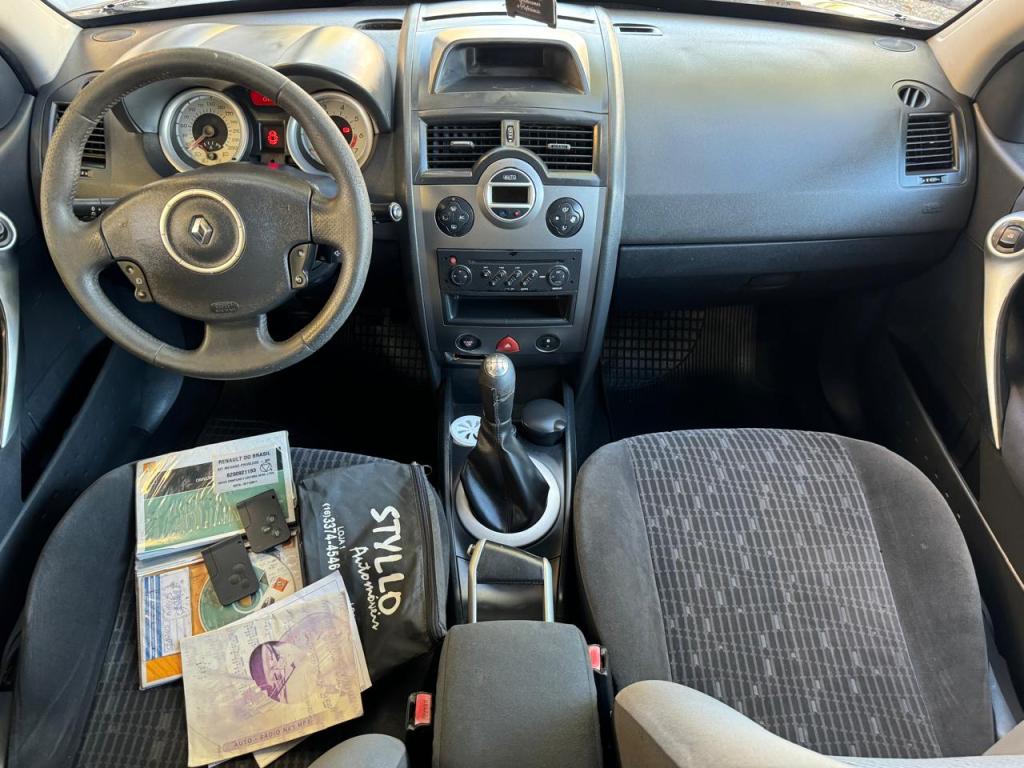 RENAULT Megane Grand Tour - Foto