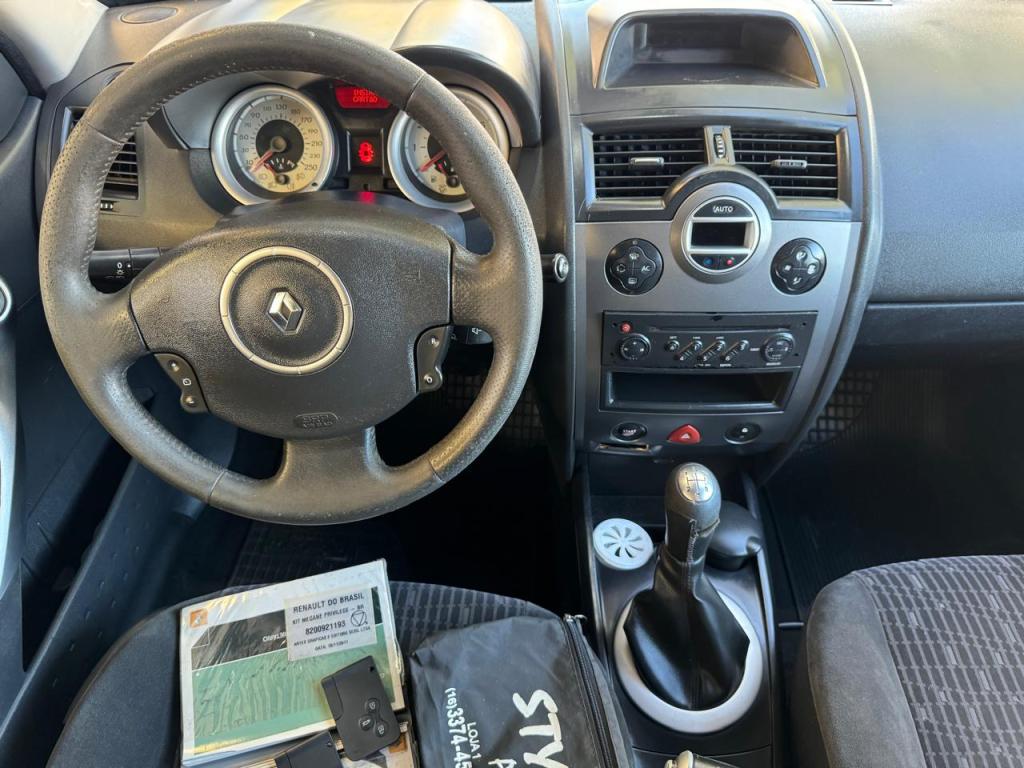 RENAULT Megane Grand Tour - Foto