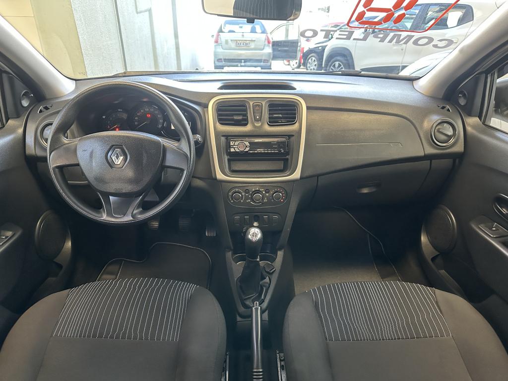 RENAULT Sandero - Foto