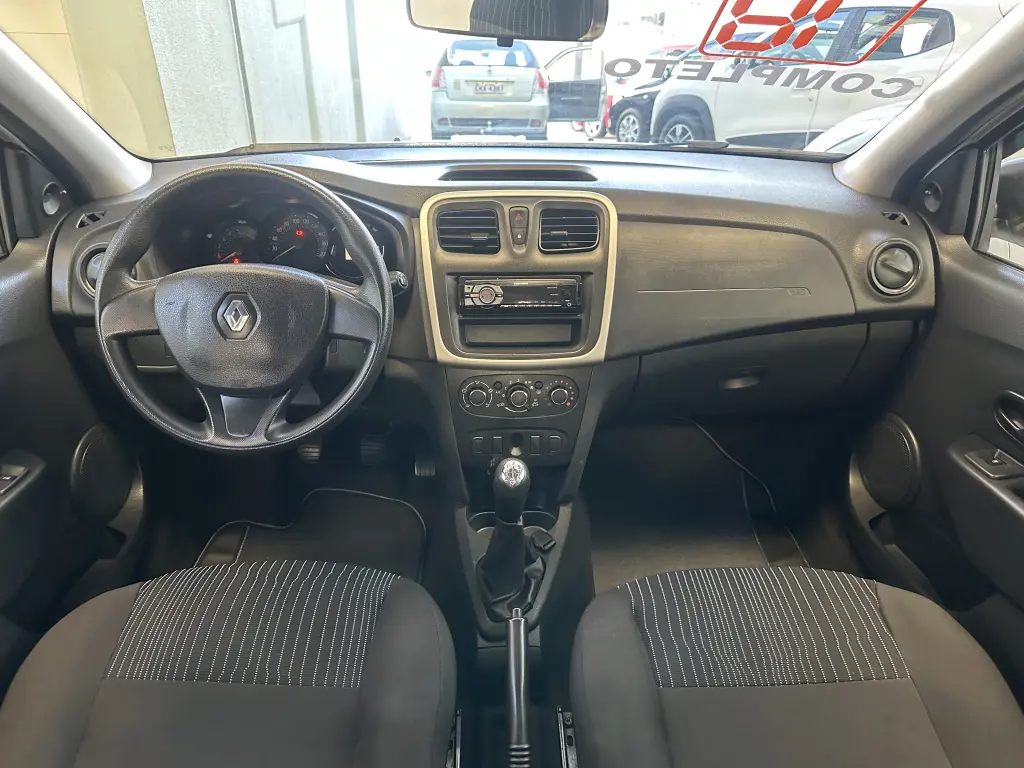 RENAULT Sandero - Foto