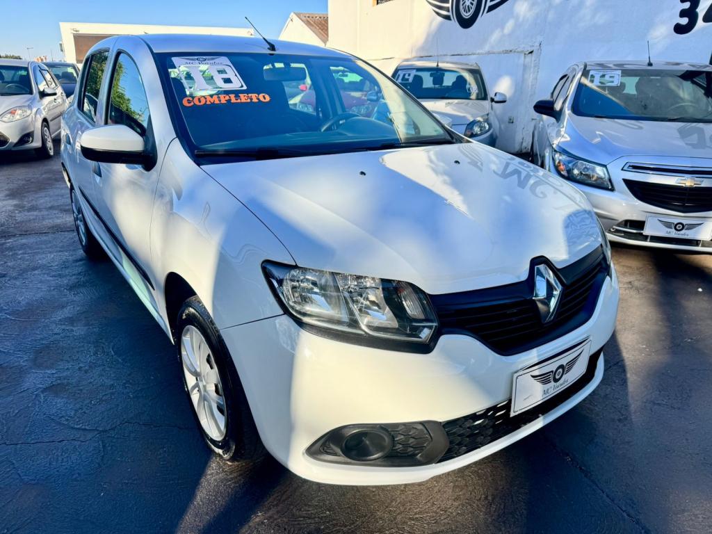 RENAULT Sandero - Foto