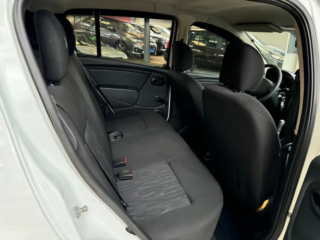 RENAULT Sandero - Foto