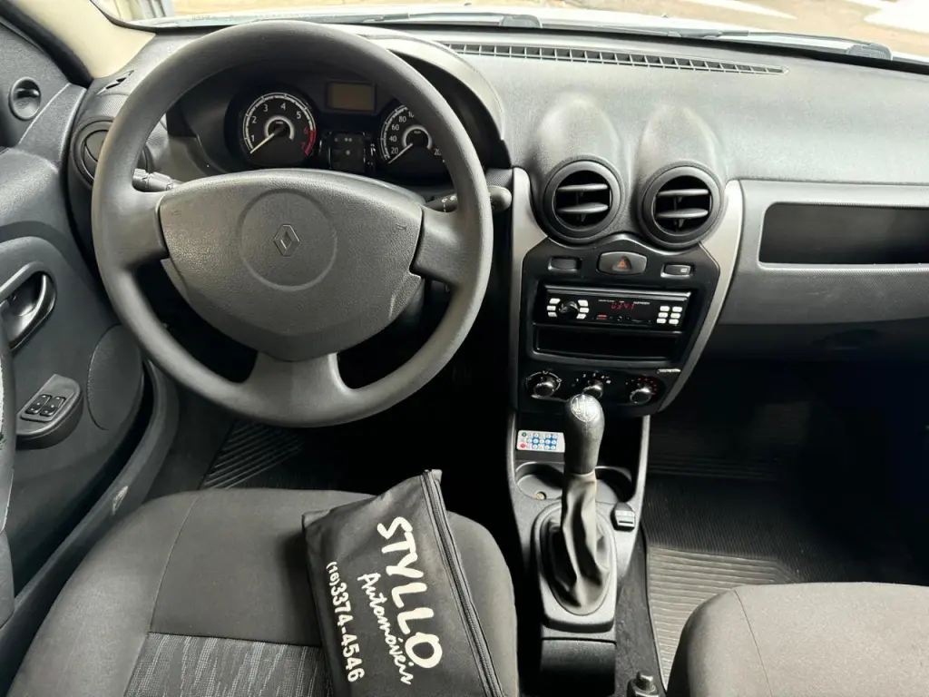 RENAULT Sandero - Foto