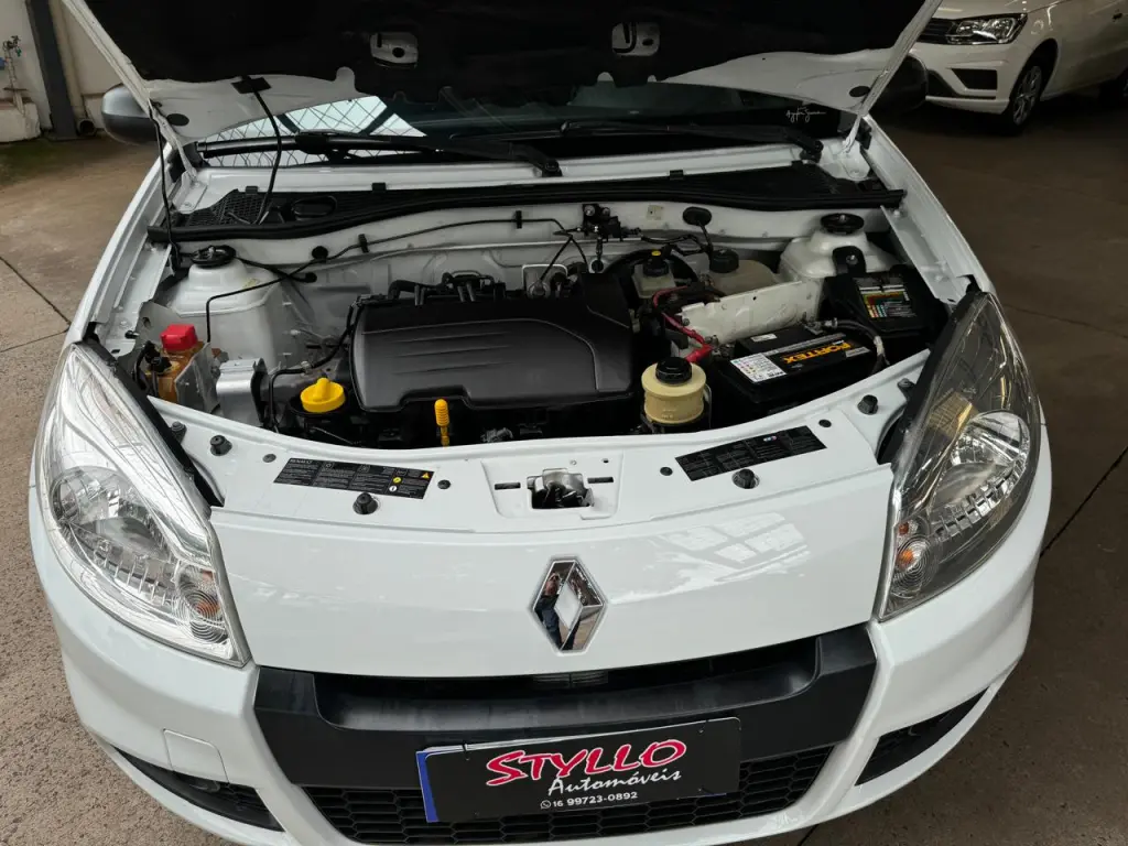 RENAULT Sandero - Foto