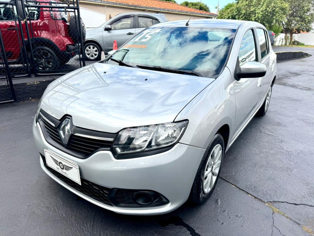RENAULT Sandero - Foto
