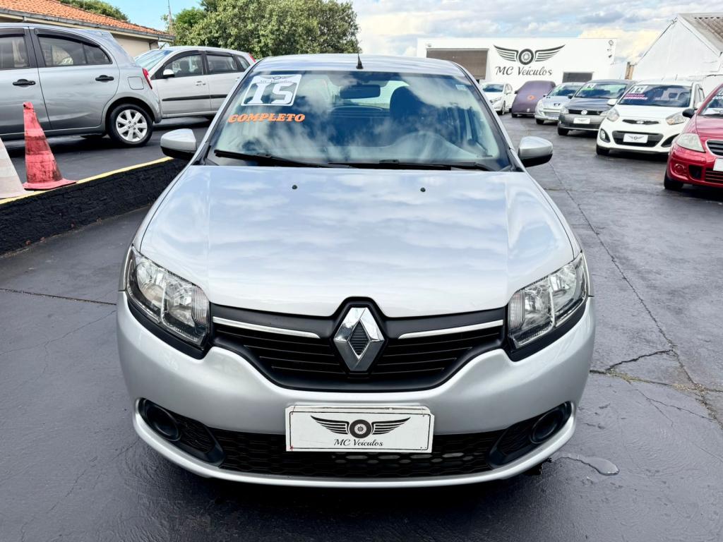 RENAULT Sandero - Foto