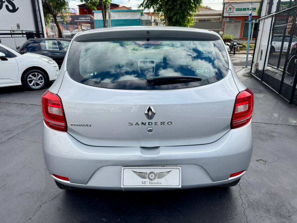 RENAULT Sandero - Foto