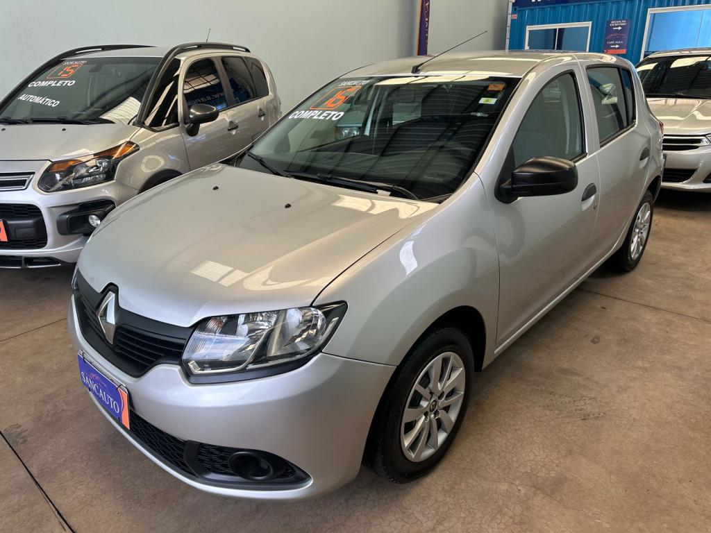 RENAULT Sandero - Foto