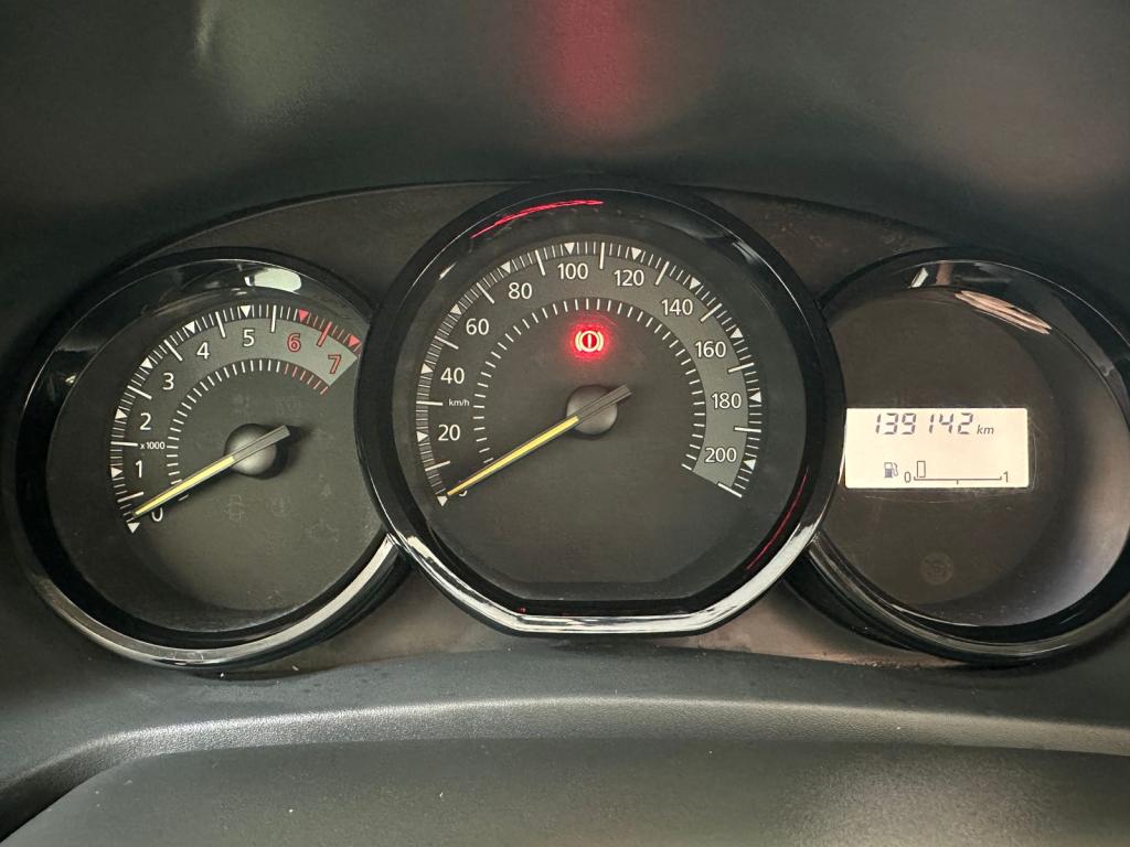 RENAULT Sandero - Foto