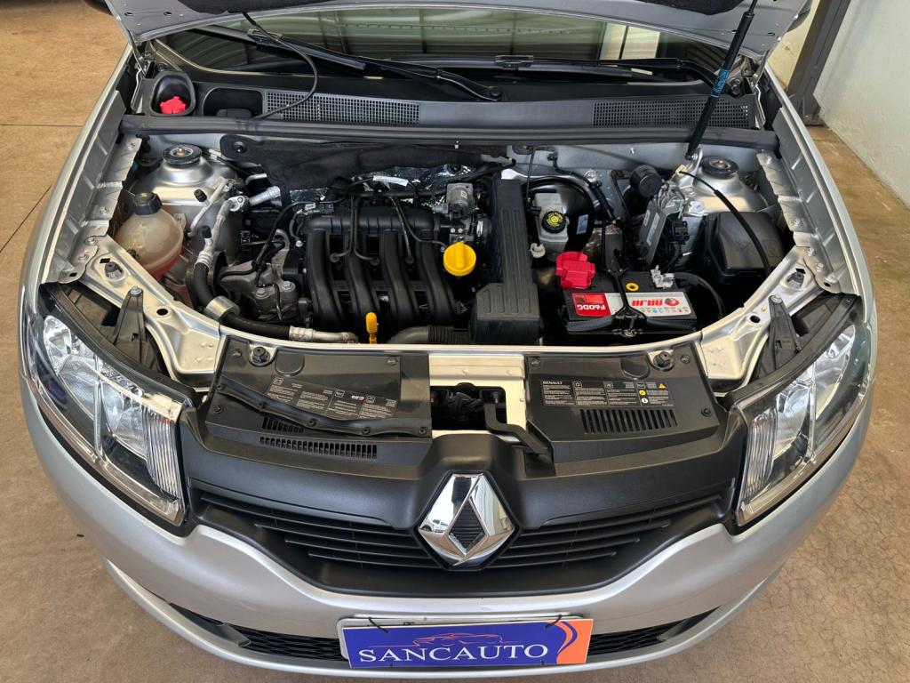RENAULT Sandero - Foto