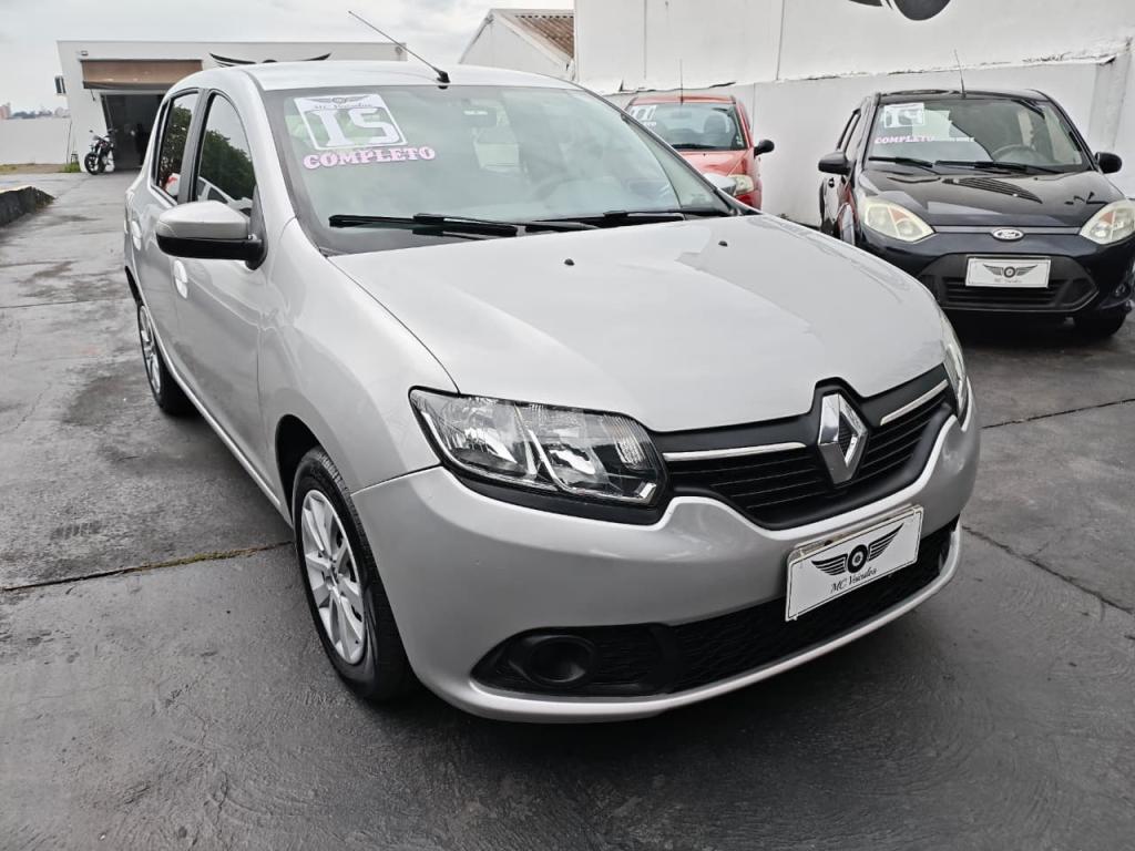 RENAULT Sandero - Foto