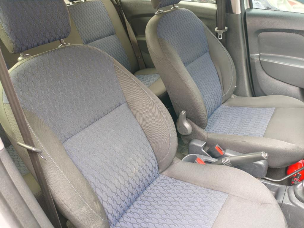 RENAULT Sandero - Foto