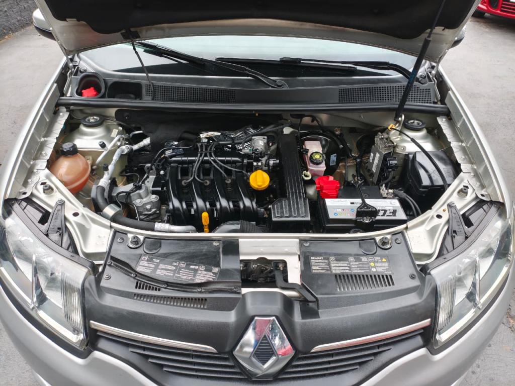 RENAULT Sandero - Foto