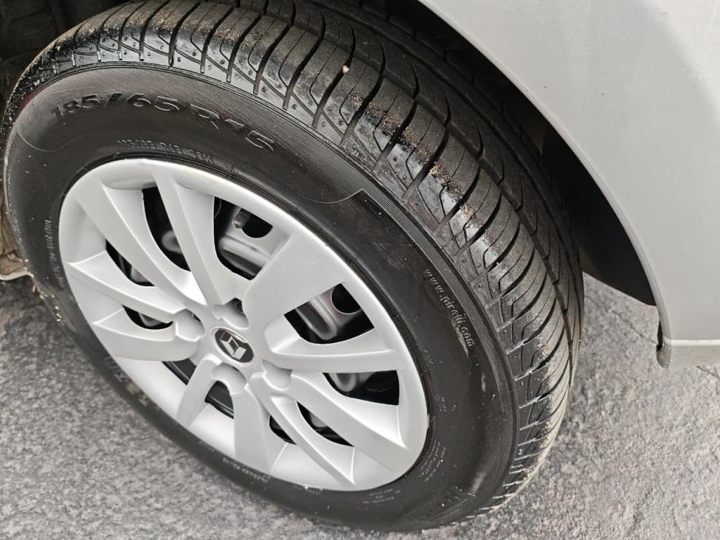 RENAULT Sandero - Foto