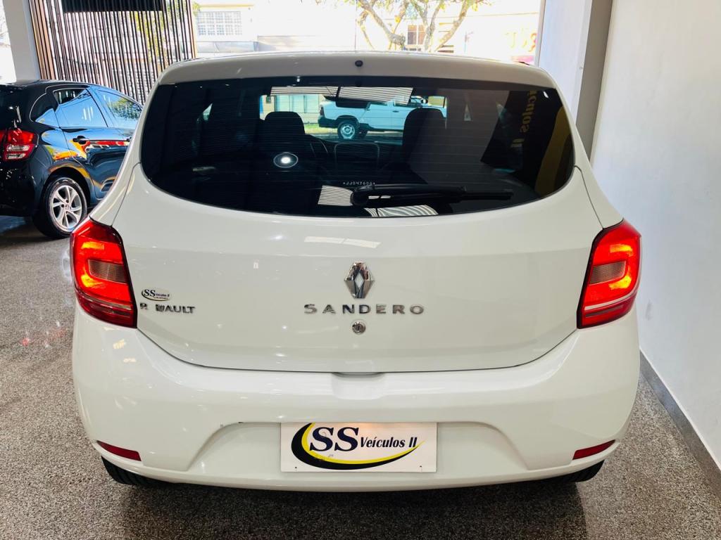 RENAULT Sandero - Foto