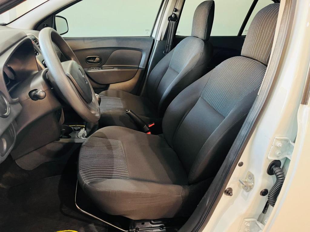 RENAULT Sandero - Foto