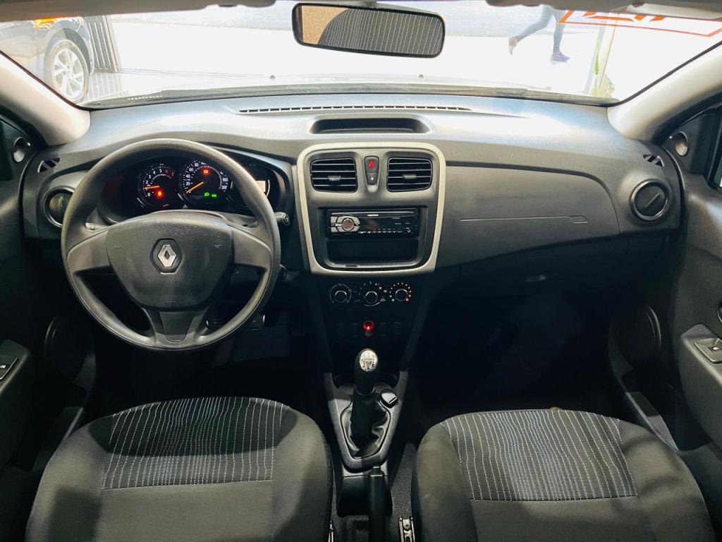 RENAULT Sandero - Foto