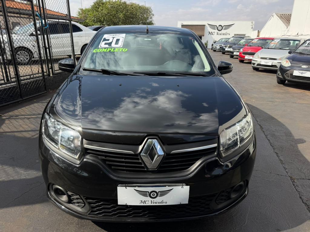 RENAULT Sandero - Foto