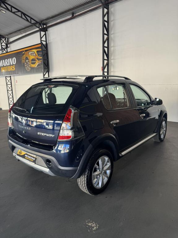 RENAULT Sandero - Foto