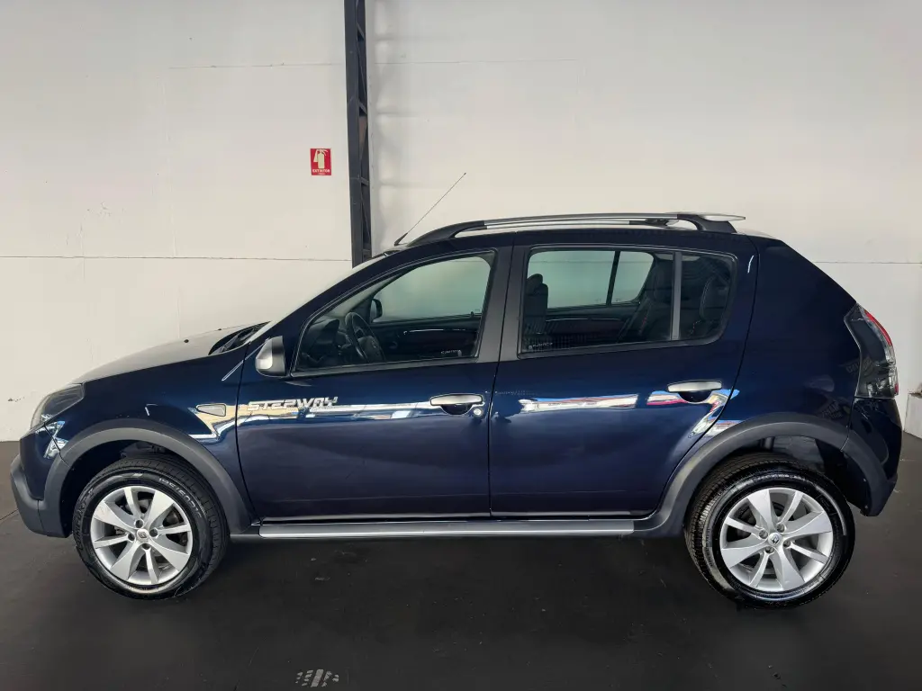 RENAULT Sandero - Foto