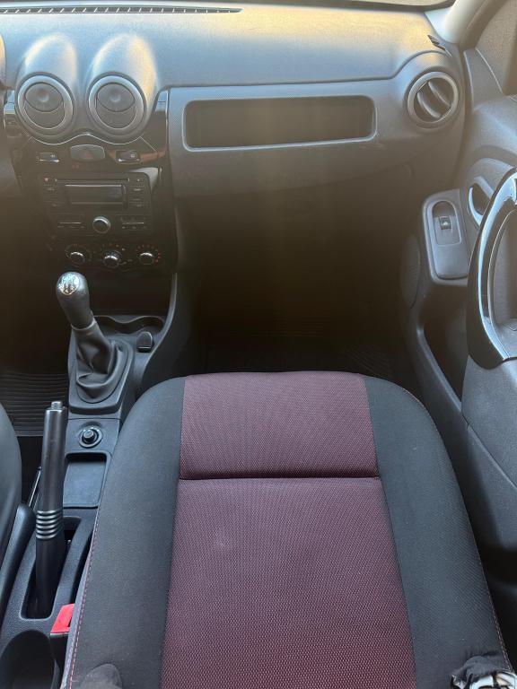 RENAULT Sandero - Foto