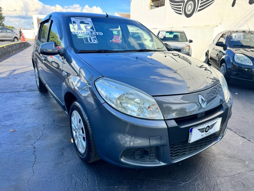 RENAULT Sandero - Foto