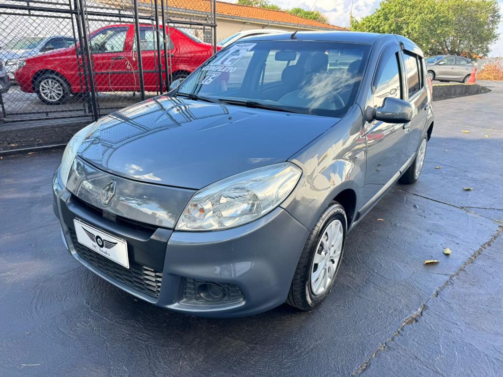 RENAULT Sandero - Foto