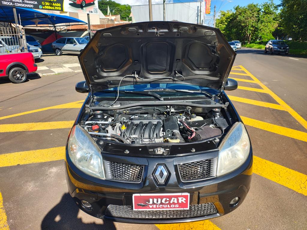 RENAULT Sandero - Foto