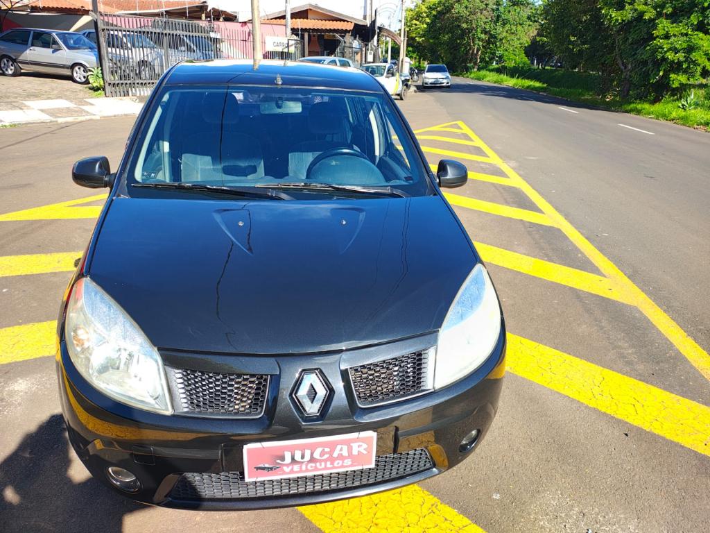 RENAULT Sandero - Foto