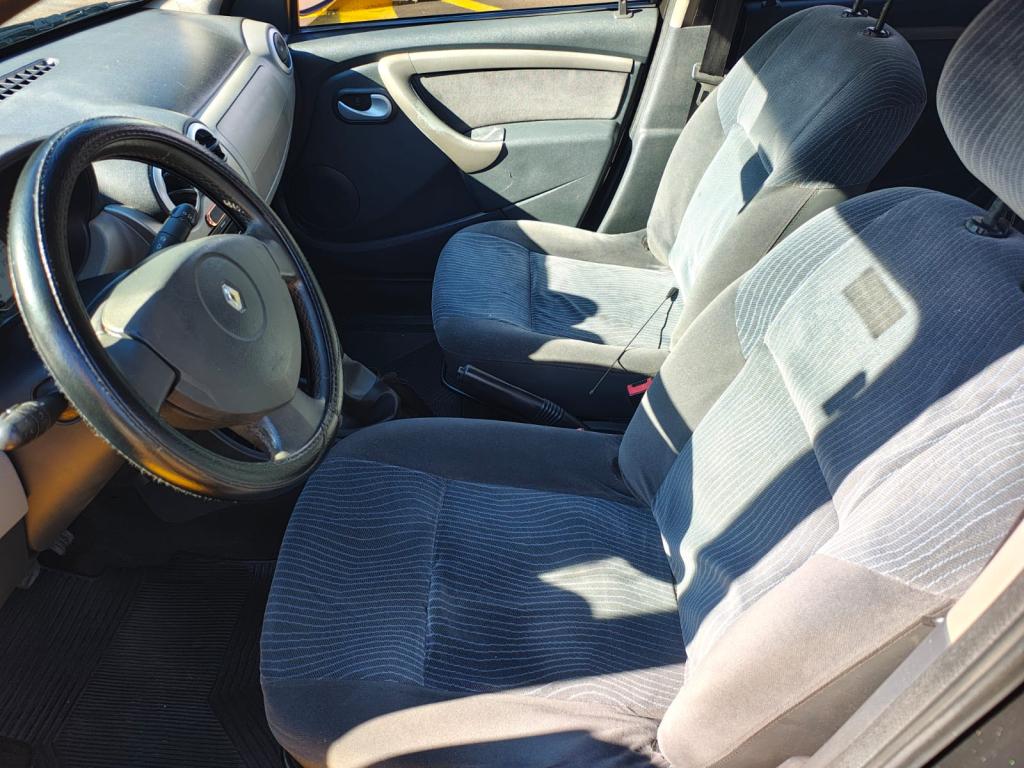 RENAULT Sandero - Foto