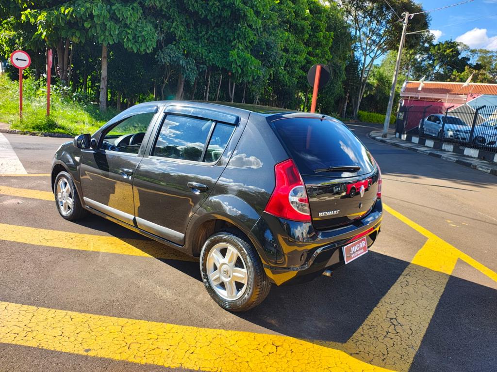 RENAULT Sandero - Foto