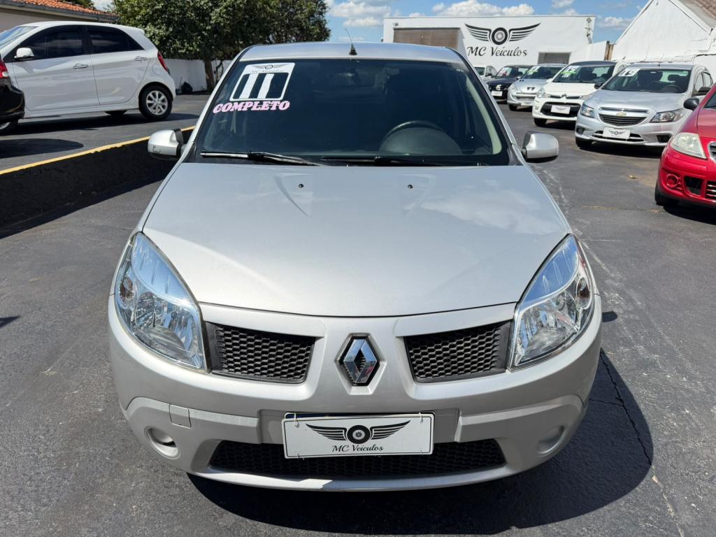 RENAULT Sandero - Foto